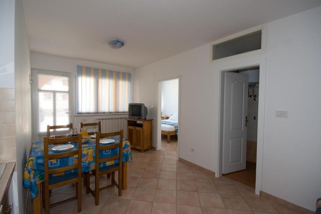 Apartments Valentino Vrsar Rum bild